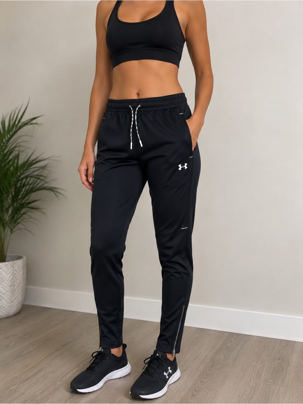 Under Armour Black Tapered Athletic Jogger Pants Zip Ankle Size M